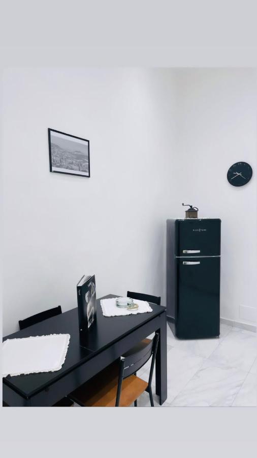 Residenza Marvin De Curtis Apartment เนเปิลส์ ภายนอก รูปภาพ