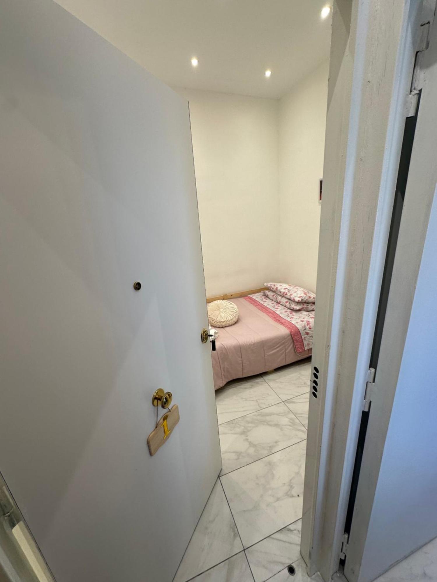 Residenza Marvin De Curtis Apartment เนเปิลส์ ภายนอก รูปภาพ